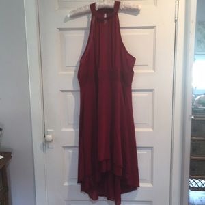 A halter neck Marron short dress